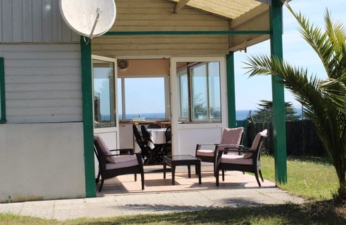 Erquy House | A Erquy, à 200m de la Plage et de L'îlot Saint Michel,chalet vue mer