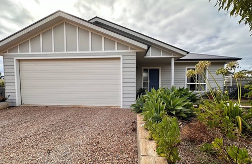 Port Lincoln House | A family friendly house with breath-taking sea views in a great location.