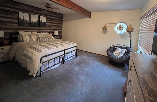 Phoenix Lake-Cedar Ridge Cabin | A family friendly cabin nestled in the Stanislaus National Forest