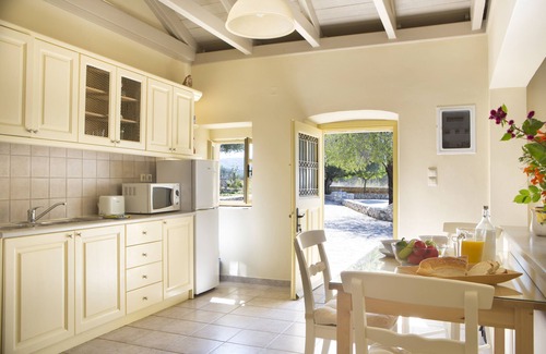 Tzamarelata Cottage | A fantastic stone cottage close to Fiscardo.