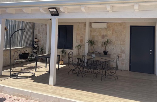 L'Assunta Villa | A few km from beaches and the center of Monopoli, detached villa.