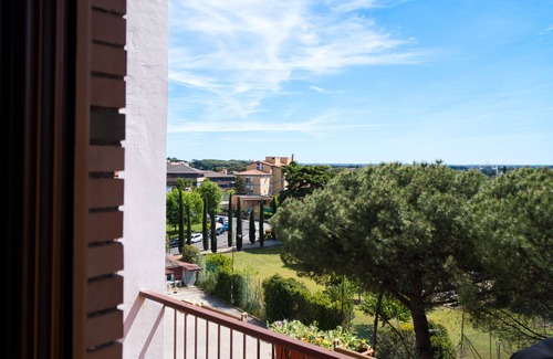 Gianicolo Apartment | A few minutes from Villa Pamphili, elegant panoramic apartment.