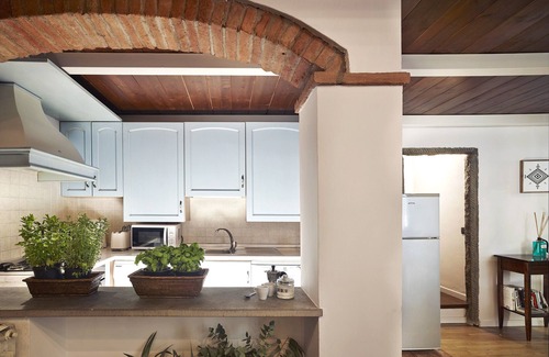 Duomo Apartment | A Few Steps to The Duomo Amazing 4BD Apt