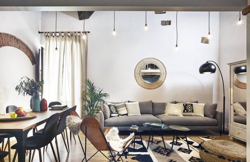 Duomo Apartment | A Few Steps to The Duomo Amazing 4BD Apt