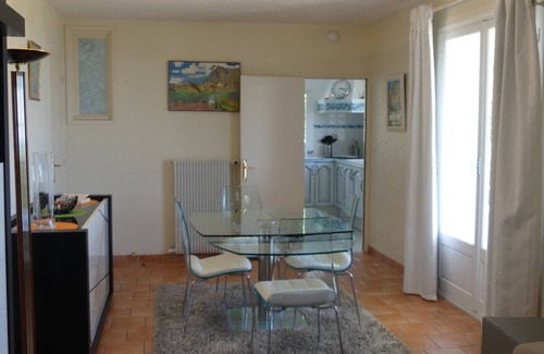 Gattieres Apartment | A flat nestled in a high standard villa with swimming pool sleeps 4 to 6 people