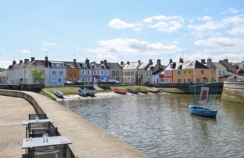 Isigny-sur-Mer Apartment | A Fleur de Quai - Vue sur le port