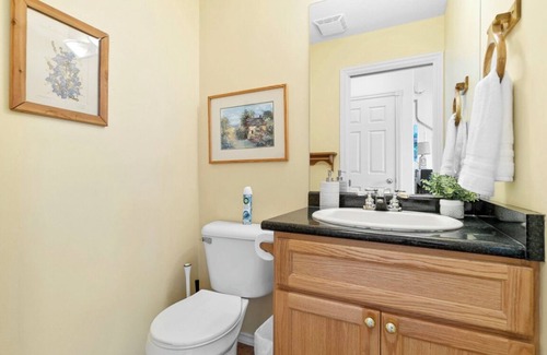 Central Okanagan House | A frame 4BD house/ Carrs Landing