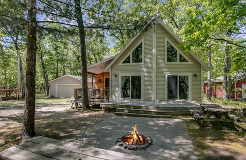 Baldwin Cabin | A-Frame Cabin, Lake Access with Game Room