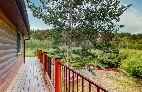 Bailey Cabin | A-Frame Cabin next to Stream on 3 Acres - Dogs OK
