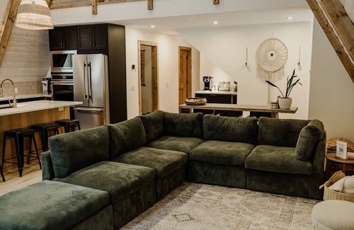 Sunshine Valley Cabin | A-Frame Escape in the Woods Hot Tub Family Friendly