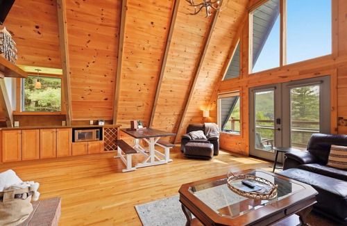 Crumpler Cabin | "A Frame Haven" - w/Hot Tub and NC Mountain Views by the New River