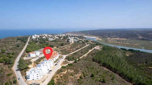 Espartal Apartment | A GAIVOTA - Walking distance to Monte Clerigo and Amoreira beaches