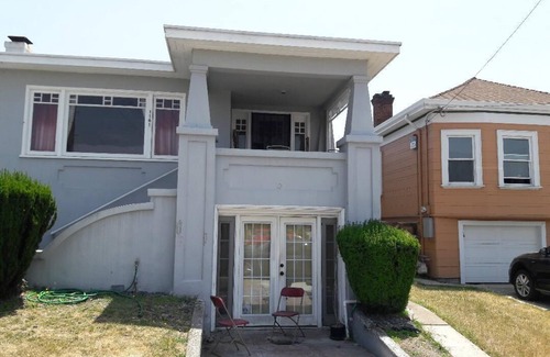 Emeryville House | A Gem in the San Francisco Bay