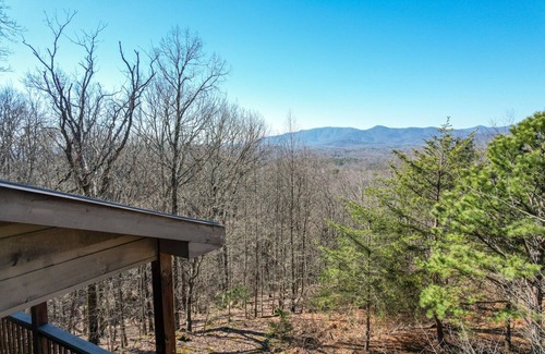 Helen Cabin | A Glimpse of Heaven - Mountain Views Year Round
