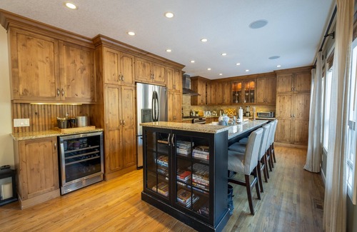 Cougar Creek House | A GORGEOUS DETACHED FAMILY HOME ON THE SUNNY SIDE OF CANMORE!n