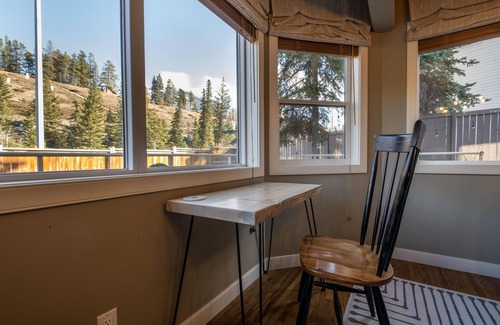 Cougar Creek House | A GORGEOUS DETACHED FAMILY HOME ON THE SUNNY SIDE OF CANMORE!n