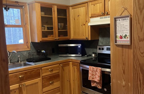 Bonnerdale Cabin | A Great Escape a Cozy 3-bedroom cabin in Mount. Ida close to Lake Ouachita.