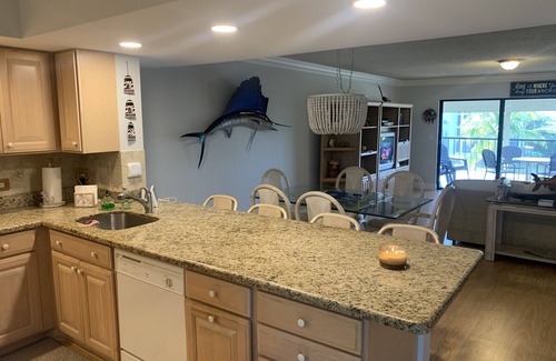 Islamorada Condo | A Great Place! Spacious 2/2 retreat with ocean views in the heart of the Keys.