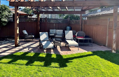 Vernon Apartment | A Ground Level, 1 Bed/1 Bath Suite Situated in the Historical Carew House