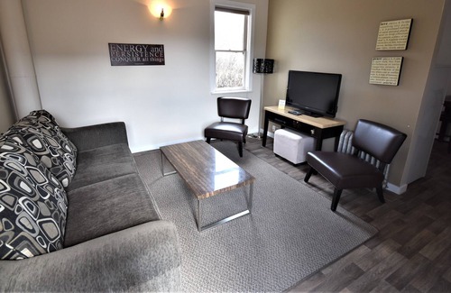 Vernon Apartment | A Ground Level, 1 Bed/1 Bath Suite Situated in the Historical Carew House