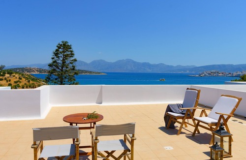 Agios Nikolaos Apartment | A Haven Affair (A serene penthouse apartment)