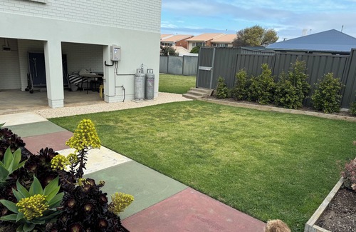 Port Elliot House | A haven in the heart of Port Elliot. Prime location. Cosy and clean.