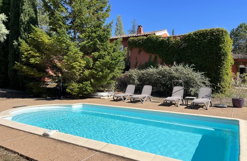 Roussillon Cottage | A haven of peace for two surrounded by vineyards with panoramic views.