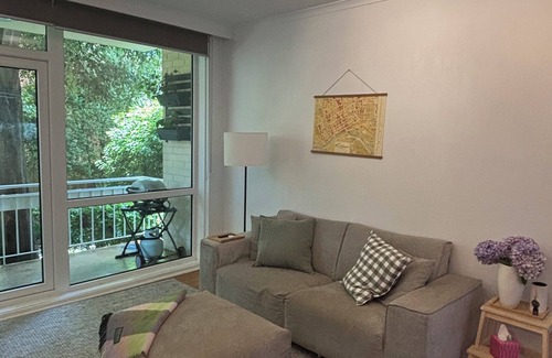 Hawthorn Apartment | A Hidden Gem in Leafy Hawthorn - onsite parking, trams and train close proximity