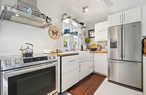 Point Lookout Cottage | A Hideaway in Hays Beach: Chesapeake Bay, 5G WiFi, 60 Second Walk to Beach