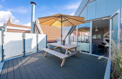 Ouddorp House | A holiday apartment in the center of Ouddorp, modernly furnished, yet only 10 minutes by bike from the sandy beach and the natural beauties of Goeree-Overflakkee.