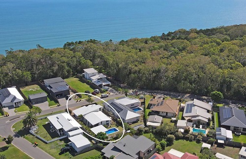 Toogoom House | A Home By The Sea - Toogoom - 4BR - Pool - Outside Pet Friendly