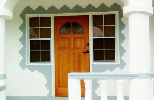 St. John Apartment | A home from home in the Isle of Spice (Maximum 2 guests)