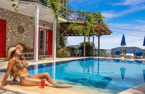 Nidri Villa | A HOME FROM HOME! Large stone Villa with pool & stunning views - FREE meal out!