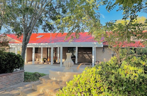 Palmdale House | A Home Surrounded by Nature
