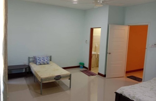 Semporna House | - A House that fit with group travel or family and strategy place.