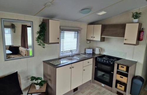 Towyn Resort | A&J Caravan Hire Golden Gate Towyn