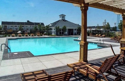 Cambridge Condo | A Kozy Waterfront Condo