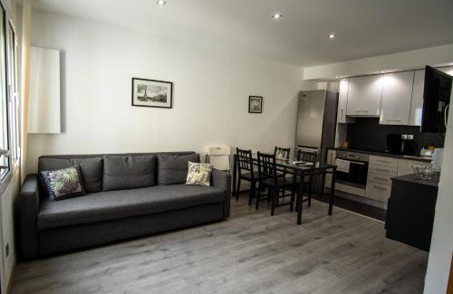 Le Pin Apartment | A L'Ombre du Pin "7" - Spacious T3 Duplex near Disneyland and Paris, 1-6 Guests