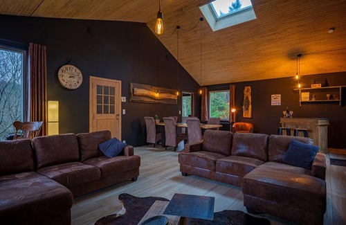 Harre House | A L OREE DU BOIS