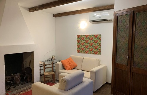 Laconi House | A Laconi Romantica e funzionale casetta ristrutturata a 60 mt dal Parco Aymerich