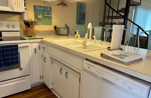 Emerald Isle Condo | "A Lil' Nauti" - 2 Bedroom Condo - Ocean Views, Emerald Isle, NC
