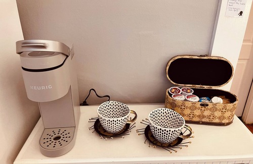 Kennebunk Apartment | A little bit of Paris in Kennebunk with Hot Tub!