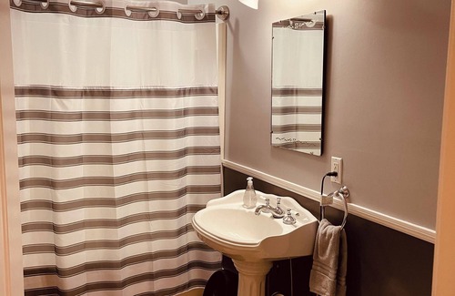 Kennebunk Apartment | A little bit of Paris in Kennebunk with Hot Tub!