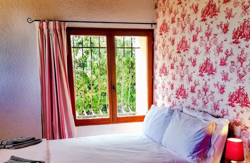 Pellegrue House | A little gem among the vines and plum orchards