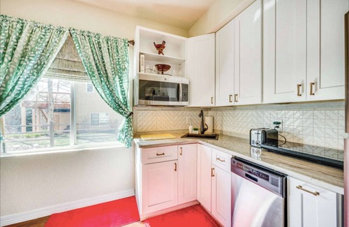 Northgate House | A Little Luxury near the AFA and Ford Amphitheater