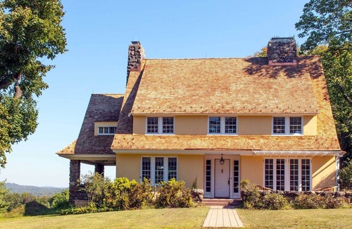 Boonton House | A little slice of heaven 30 Miles From Manhattan.