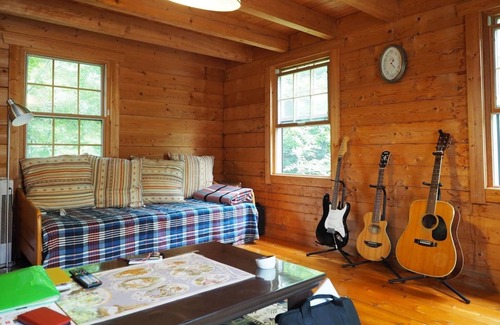 Hoki-cho House | A log house for rent that can be glamped surround / Yonago Tottori