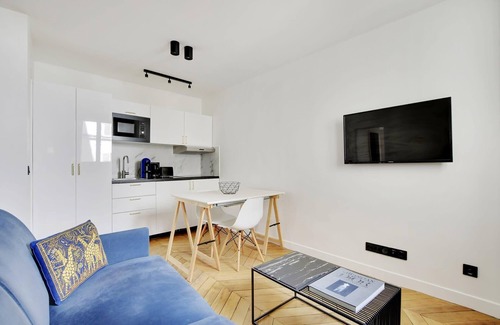 Faubourg Saint-Germain Apartment | A Lovely 1-BR in Champs de Mars - Eiffel Tower