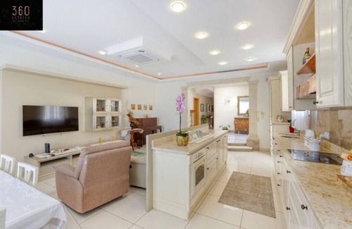 Swieqi Villa | A LUX VILLA with amazing BBQ, Pool Area & WIFI