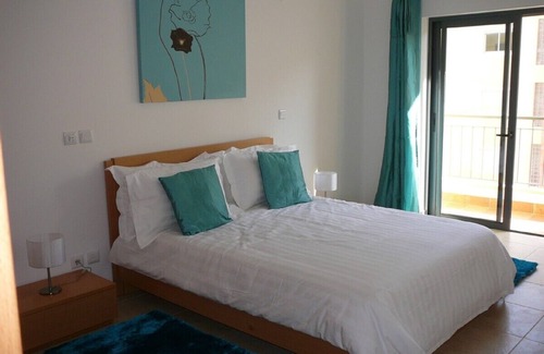 Lagos Apartment | A luxurious 2 bedroom apartment centrally located with communal pools and gym.